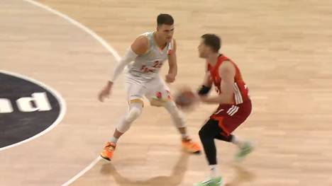 Die Basketballer des FC Bayern München treffen auf die der AS Monaco. Beim Aufeinandertreffen mit dem alten Bekannten Daniel Theis kann Andreas Obst für seine Mannschaft etwas zaubern.