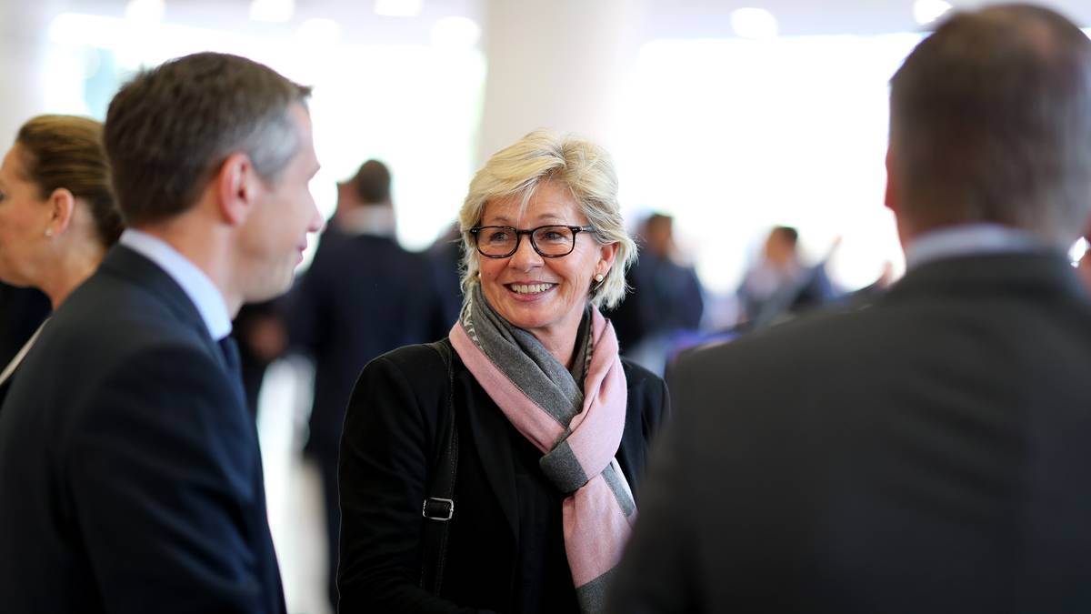 SILVIA NEID: Die frühere Bundestrainerin hat mit der Nationalmannschaft alles gewonnen, sie kennt den DFB in- und auswendig. Eine weibliche Führungskraft mit Erfahrung wäre keine schlechte Alternative. Allerdings hat Neid im DFB nicht nur Freunde