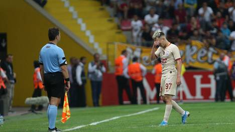 Emre Mor sah für Galatasaray beim Sieg gegen Kayserispor Gelb-Rot