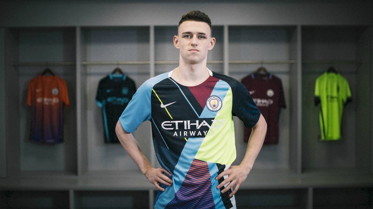 Manchester City wird in der kommenden Saison den Ausrüster wechseln - ab der Saison 19/20 wird Nike von Puma abgelöst. Anlässlich des 6-Jahres-Jubiläums hat der amerikanische Sportartikelhersteller ein "Mashup-Kit" herausgebracht... 