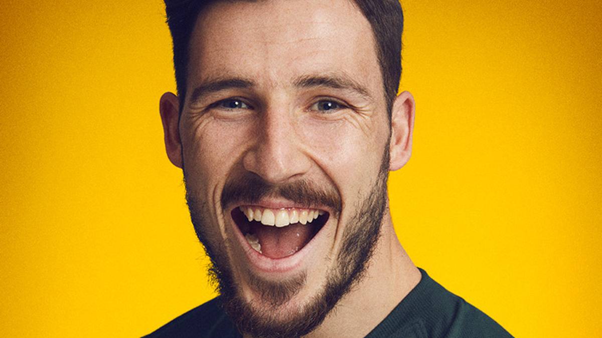 Deutlich dezenter, in eher elegantem Dunkelgrün, ist das Alternativ-Jersey gehalten