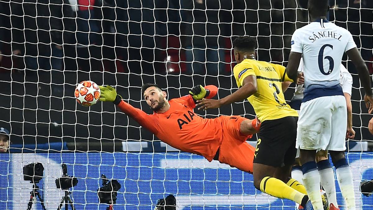 DAN-AXEL ZAGADOU: Nach langer Verletzung erstmals in der Rückrunde im Einsatz. Wegen der angespannten Personallage von Trainer Lucien Favre ins kalte Wasser geworfen. Begann cool. Beim Gegentor nur 67 Sekunden nach Wiederanpfiff aber nicht nah genug bei Son. Danach verunsichert. SPORT1-NOTE: 4 