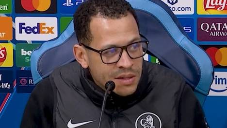 Die Leihe von Aaron Anselmino bei Borussia Dortmund endet abrupt. Liam Rosenior, Trainer seines Stammvereins FC Chelsea, erklärt nun das weitere Vorgehen mit dem Innenverteidiger.