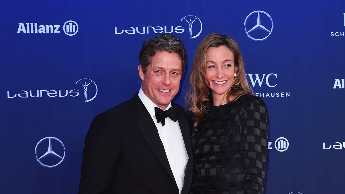 Hollywood-Star Hugh Grant kommt mit Freundin Anna. Die hübsche Schwedin muss später allerdings ohne ihren Schatz auskommen. Grant moderiert die Veranstaltung im "Salle des Etoiles"