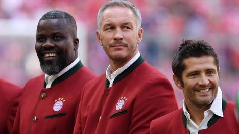 Samuel Kuffour lobt im Interview mit sky Bayerns Transfer Coup um Sadio Mané, befürchtet deshalb aber einen baldigen Lewandowski-Abschied.