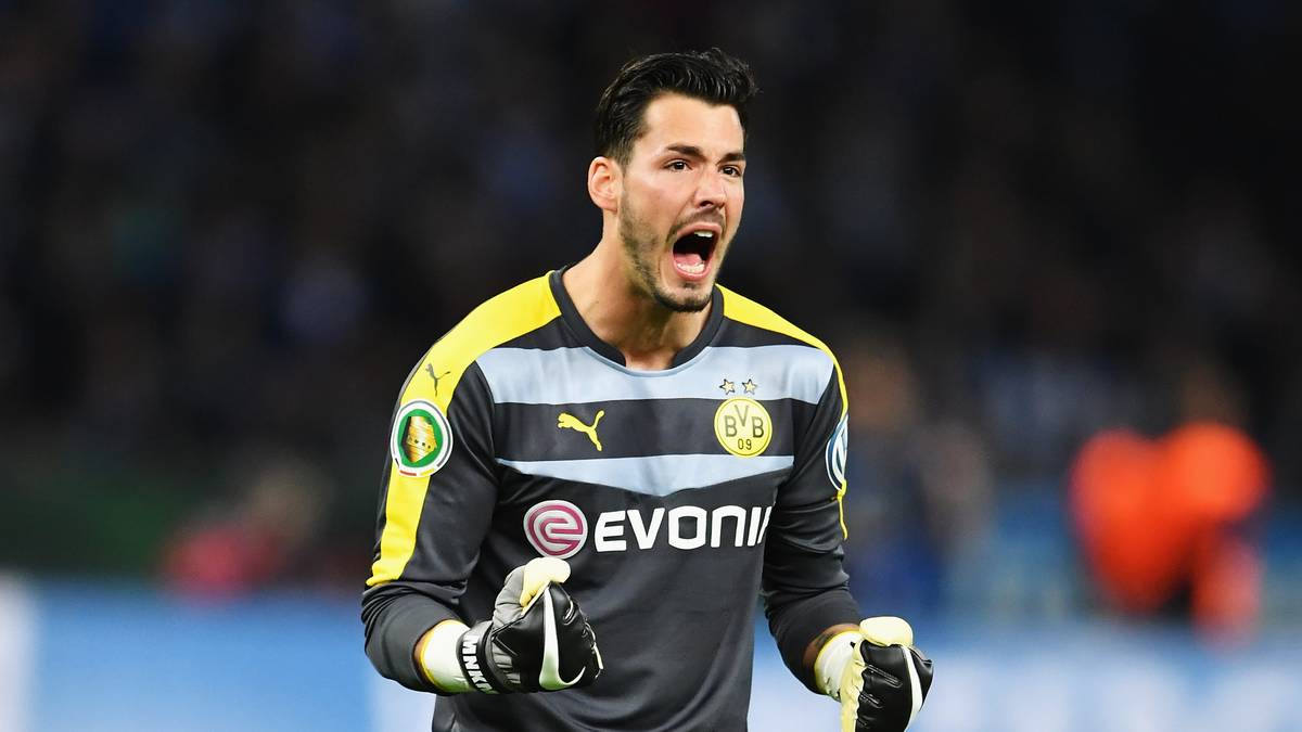 ROMAN BÜRKI: Musste bis zu Herthas Hundertprozentiger kurz vor der Pause überhaupt nicht eingreifen. War zur Stelle, wenn er mal gebraucht wurde. SPORT1-Note: 3
