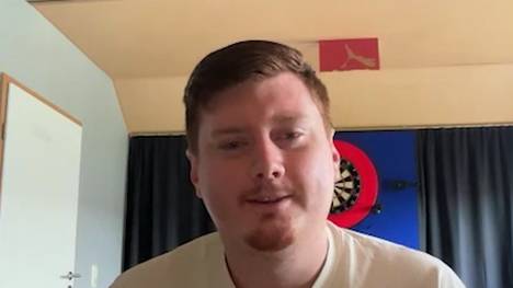 Niko Springer wird zum zweiten Mal im Ally Pally Pfeile werfen. Jüngst wurde der "Meenzer Bub" von einem älteren Herren im Supermarkt angesprochen - und verwechselt. 