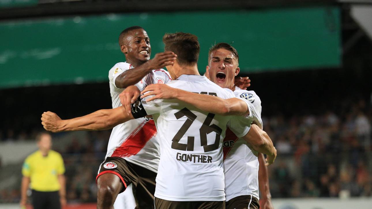 St. Pauli per Derbysieg weiter