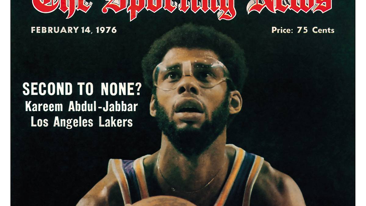 Der Hype war vergleichbar mit LeBron James' Wechsel zu den Miami Heat 2010. Bei den Lakers fing er auch an, seine charakteristischen "Goggles" permanent zu tragen. In der Preseason 1974 hatte er sich leicht am Auge verletzt, zudem trockneten seine Augen durch die harte Gangart an den NBA-Brettern und Blessuren schneller aus