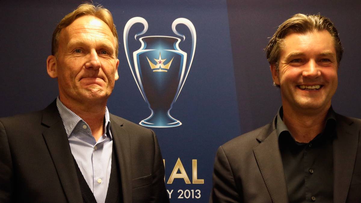 Dortmund bleibt dank Watzke und Zorc auf dem Transfermarkt gelassen und mit beiden Beinen am Boden. Und trotzdem schafft man es mit sensationellen Siegen gegen Real Madrid und Co. ins Finale der Champions League. Dieses verliert der BVB zwar gegen die Bayern, der finanzielle Erlös dadurch sprengt aber trotzdem alle Grenzen