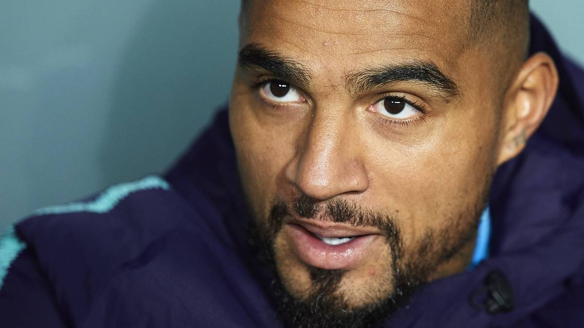 ... im Nobel-Viertel Sarria ein. Die Beute ist mehr als beträchtlich. Laut Medienberichten werden Schmuck im Wert von 300.000 Euro sowie eine unbekannte Bargeldsumme gestohlen