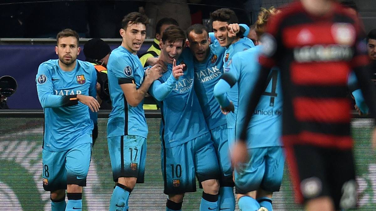 Da kommt Freude auf: Barcas Superstar lässt sich von den Kollegen feiern