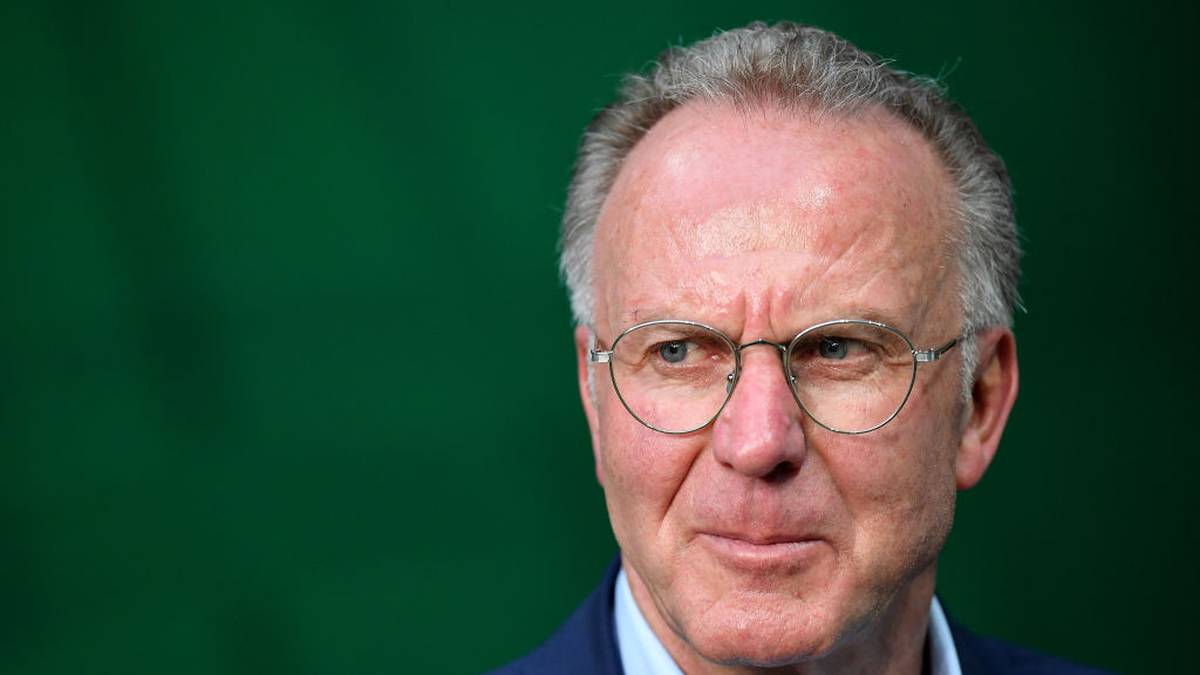 Fast zeitgleich äußerte sich Rummenigge bei "Sky". Rückendeckung für Kovac? Fehlanzeige. Es gebe beim FC Bayern "keine Jobgarantie – für niemanden". Er schob nach: "Jeder muss beim FC Bayern liefern. Das ist das Prinzip. Wer mit dem Druck nicht umgehen kann, ist im falschen Klub"