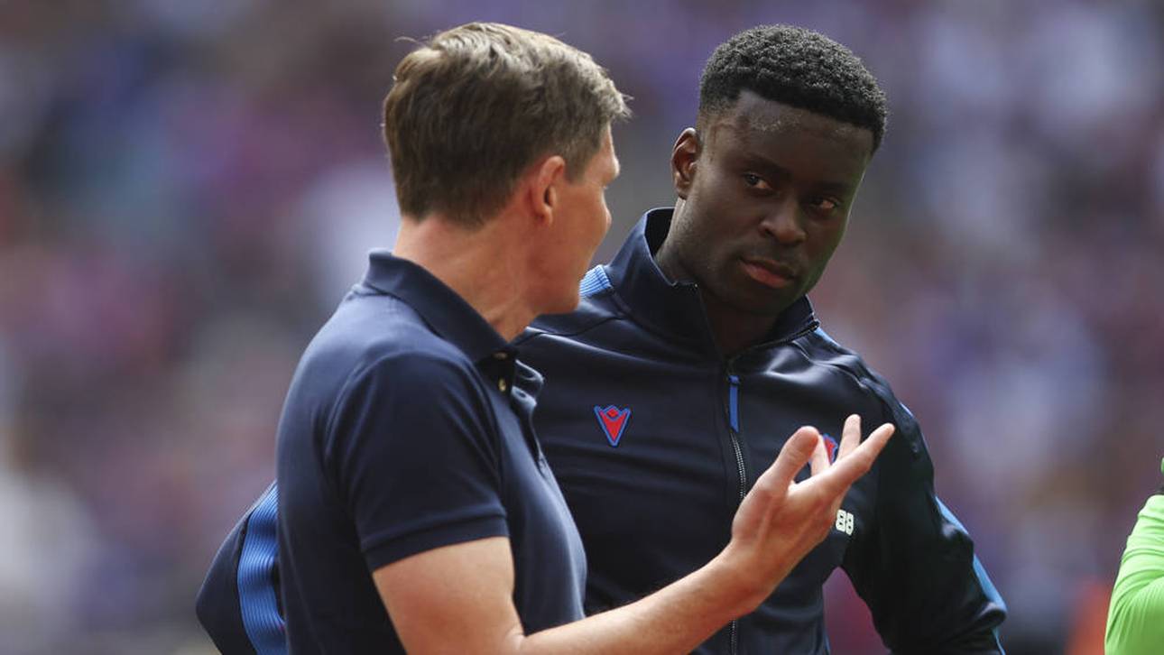 Oliver Glasner im Gespräch mit Marc Guéhi