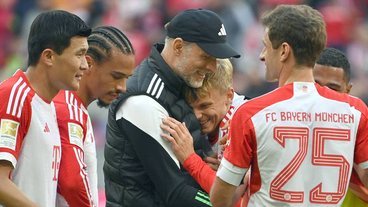 Trainer Thomas Tuchel herzt Frans Krätzig