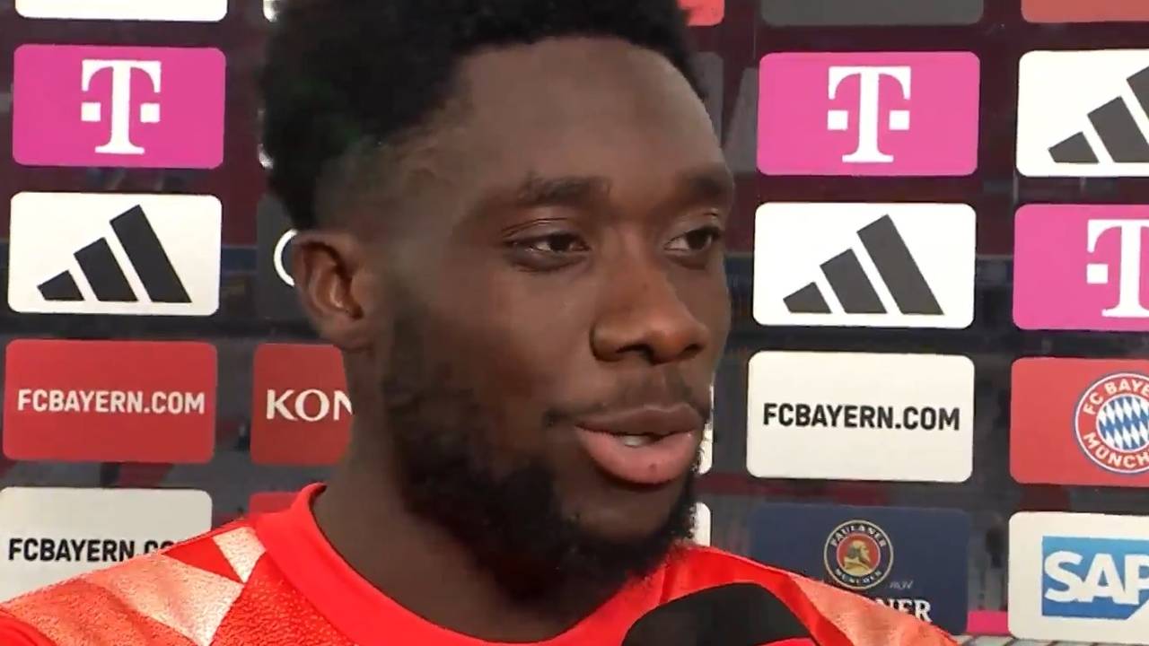 Alphonso Davies zeigt sich begeistert von Bayern-Stars Leroy Sané und Mathys Tel