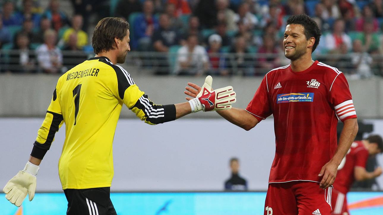 Roman Weidenfeller stand auch beim Abschiedsspiel von Michael Ballack schon gemeinsam mit dem "Capitano" auf dem Platz