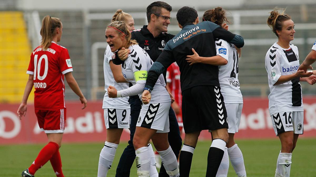 PLATz 4: SC FREIBURG - Nach Platz 3 in der vergangenen Saison hat man im Breisgau ehrgeizige Ziele. Zahlreiche Abgänge stellen Freiburg jedoch vor eine große Herausforderung, meint Sasic: "Freiburg hat es geschafft, lange auf einem guten Niveau oben mitzuspielen, hatte aber entscheidende Abgänge. Man muss schauen, wie der Verein das aufnimmt"