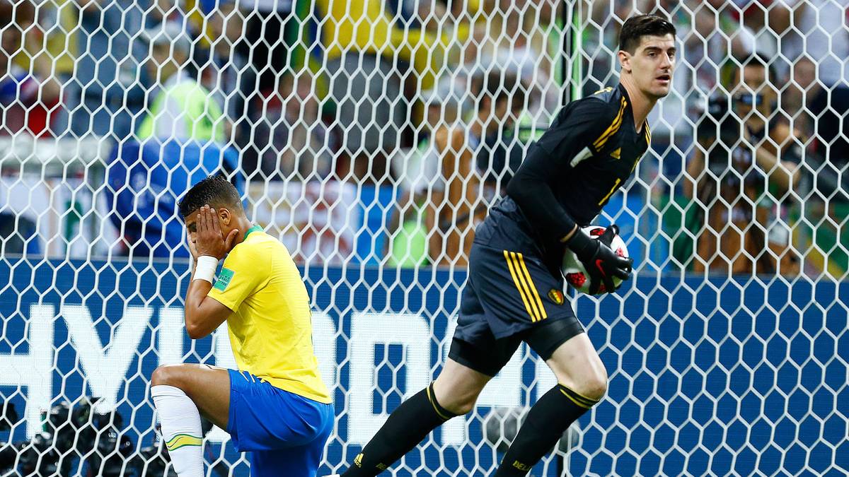 Nur Sohn Thibaut schlug aus der Art, obwohl er von seiner Statur her eher aussieht, als habe er sich in der Sportart geirrt. 199 cm lang, schlaksig. Als Jugendlicher spielte er erst Verteidiger, schulte als Zehnjähriger um, schon als 16-Jähriger gab er dann sein Profidebüt als Torwart beim KRC Genk. Zwischendurch wollte ihn mal 1899 Hoffenheim haben, Courtois aber entschied sich 2011 für den FC Chelsea - der ihn prompt für drei Jahre zu Atletico Madrid auslieh