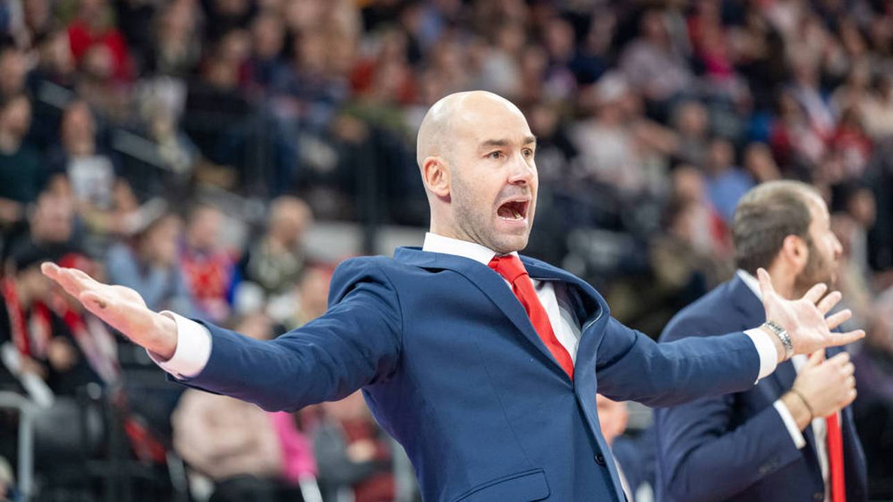 Coach vernichtet eigenes Team