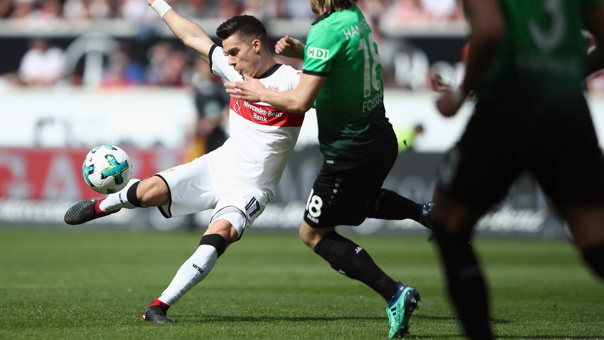 ...bis Erik Thommy aus 18 Meter die Kugel ins Tor schlenzt. Der VfB befindet sich auf Siegkurs und beginnt von Europa zu träumen. 96 scheint sich auch damit abzufinden. Nur einer nicht