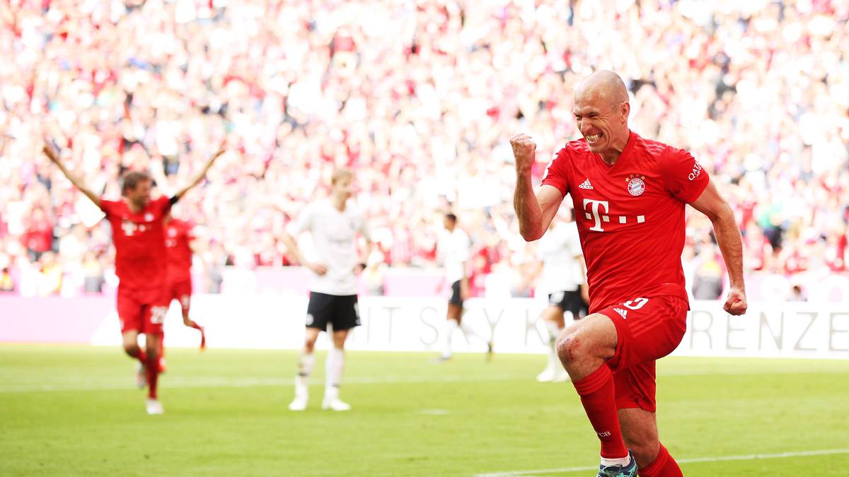 Doch der 35-Jährige, der ohnehin ein Muster an Einsatz und Einstellung ist, gibt nicht auf, feiert am 32. Spieltag sein Comeback und wird mit dem großen Abschiedsspiel gegen Frankfurt belohnt. SPORT1-Note: 4