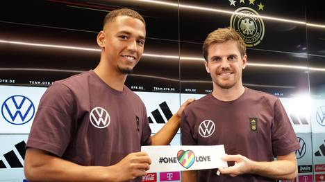 Manuel Neuer wird bei der WM in Katar eine spezielle Kapitänsbinde tragen, um ein Zeichen gegen Diskriminierung und für Vielfalt zu setzen. 