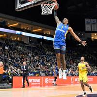 Der frühere Basketball-Meister Alba Berlin bleibt in der EuroLeague Tabellenletzter. Gegen Maccabi Tel Aviv sehen die Hauptstädter keinen Stich.