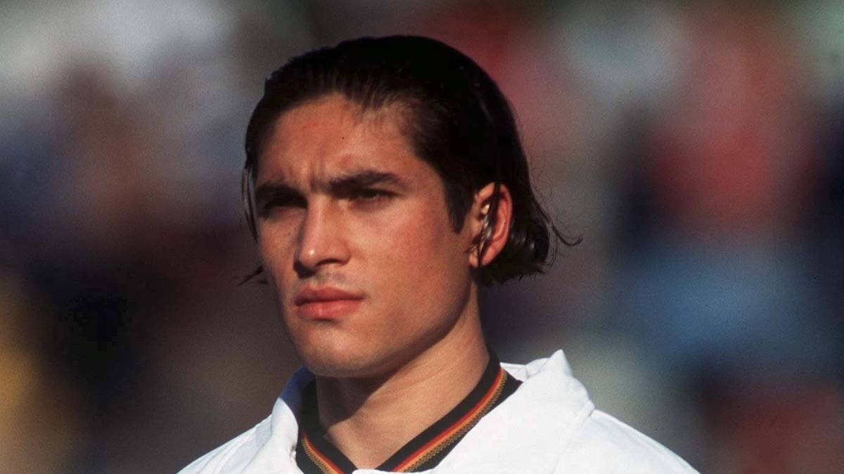MUSTAFA DOGAN, Innenverteidiger, kam 1994 aus der eigenen Jugend, galt als Top-Talent, wechselte 1996 für 1,2 Millionen zu Fenerbahce, wurde dort türkischer Meister, 1999 Teil der DFB-Auswahl beim Confed Cup. Mit Besiktas noch zweimal Pokalsieger, in der Bundesliga noch für Köln am Ball.
