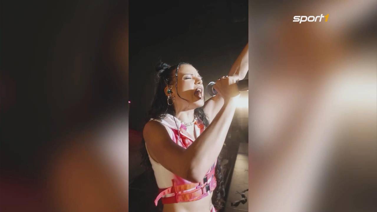 Bei Live-Konzert! Nina Chuba verkündet nächste DFB-Nominierung I DFB-Team