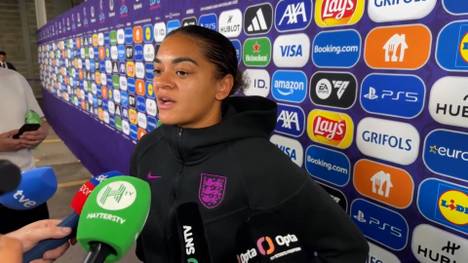 Nach dem Rassismus-Eklat bei der Frauen-EM bezieht die englische Nationalspielerin Jessica Carter zu einem von ihr veröffentlichten Statement Stellung. Die Verlobte von Ann-Katrin Berger bedankt sich für die Solidaritätswelle.