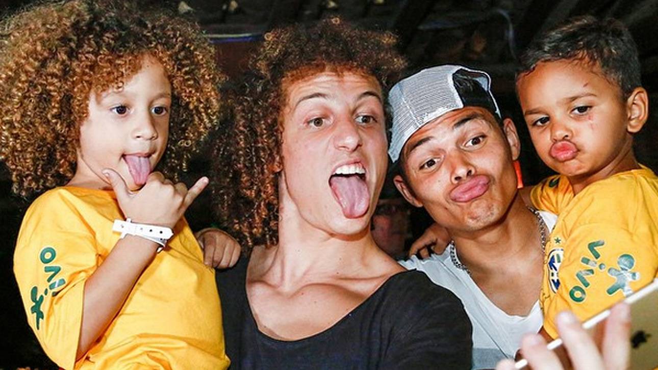 David Luiz (2.v.l.) und Thiago Silva (2.v.r.) mit Murilo und Lyan