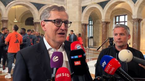 Bayerns Vorstandsvorsitzender Jan-Christian Dreesen nimmt die Art und Weise, wie Uli Hoeneß im Doppelpass aufgetreten ist in Schutz.			