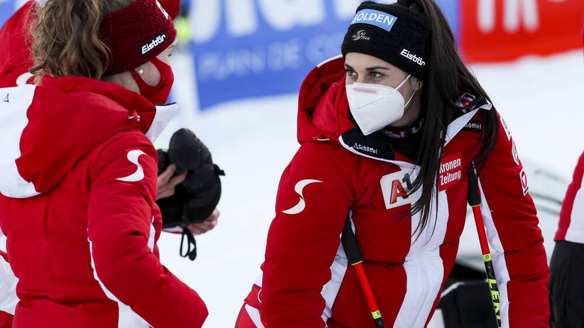 Österreichs Skistar Franziska Gritsch (re.) lehnt eine Corona-Impfung nach wie vor ab