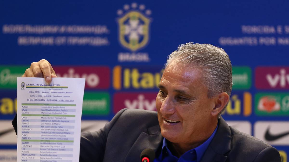 Brasiliens Nationalcoach Tite gibt am Montag seinen Kader für die WM in Russland bekannt. Im Gegensatz zu anderen Nationen nimmt er direkt nur 23 Mann mit - darunter Superstar Neymar. Bayerns Rafinha fehlt, ein Ex-Kölner ist dabei. SPORT1 zeigt Brasiliens Kader