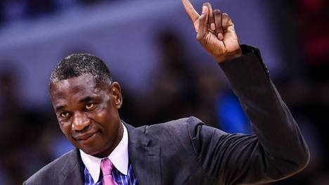 Dikembe Mutombo wird von den Atlanta Hawks geehrt