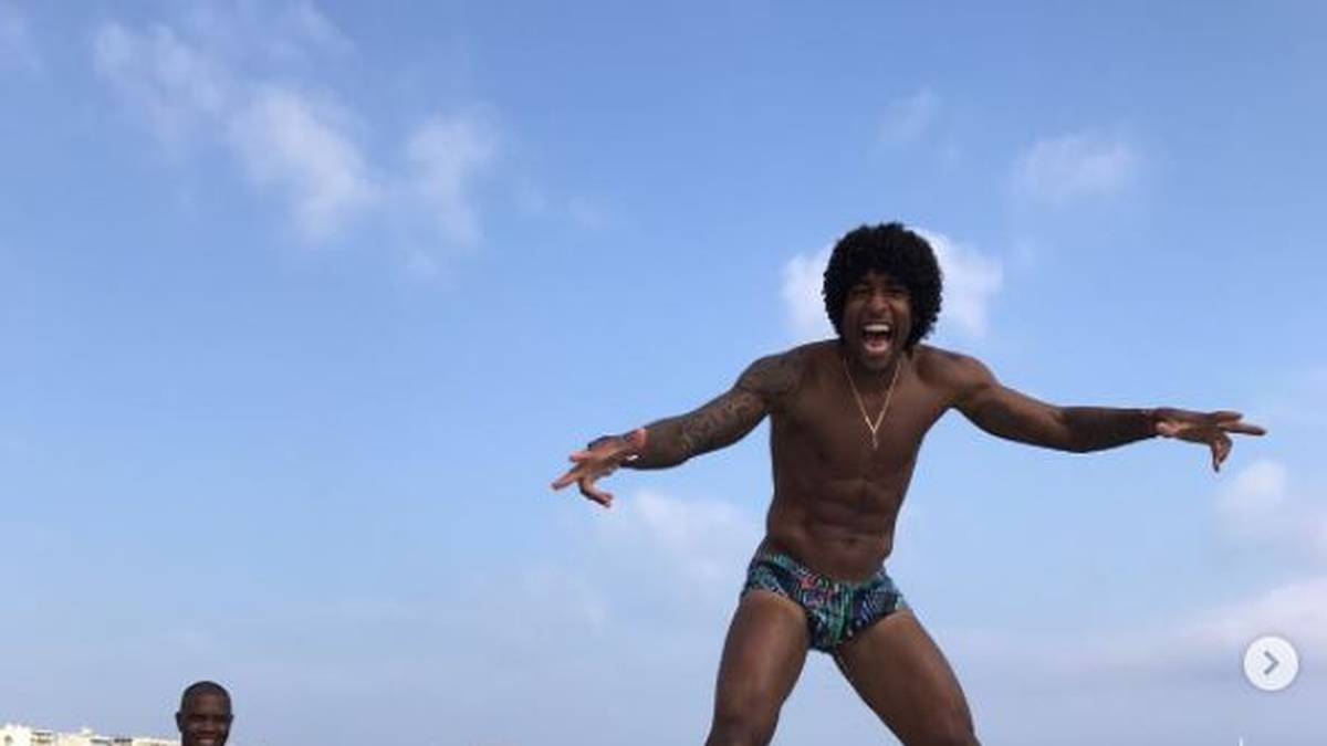 Kuriose Einlage von Ex-Bayern-Star Dante: Im Urlaub tanzt er auf seinem Surfbrett...