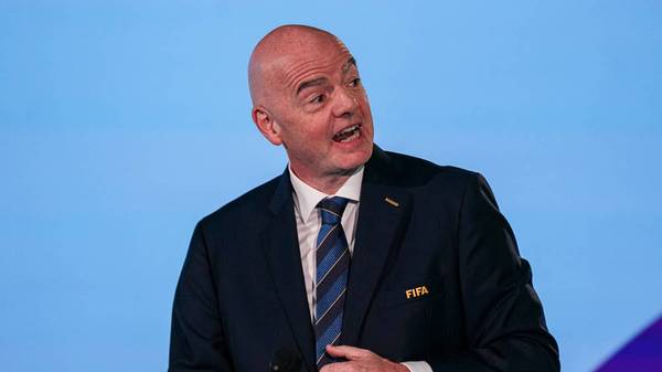  "Angriff auf den Fußball!" FIFA-Pläne lösen scharfe Kritik aus