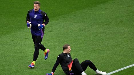 Ter Stegen (l.) würdigt Neuer zum Abschied