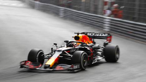 Max Verstappen gewinnt den Großen Preis von Monaco und  übernimmt damit die WM-Gesamtführung. Für Ferrari und Mercedes war es ein Renntag zum Vergessen. 