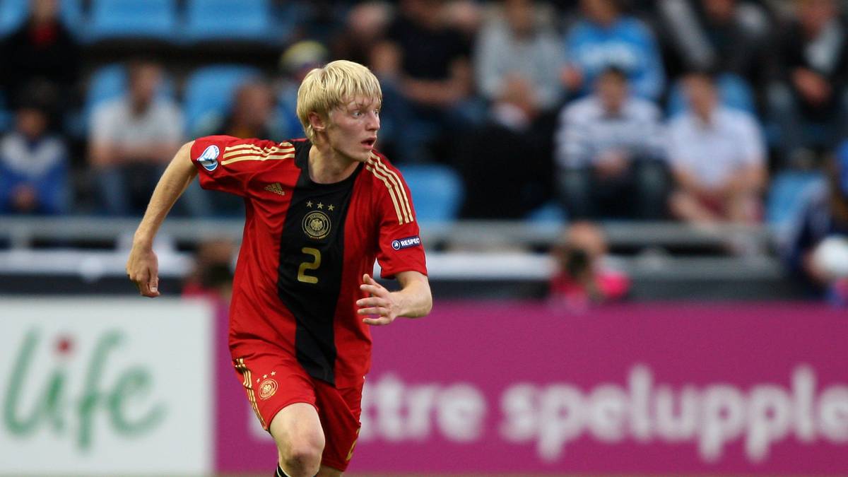 ANDREAS BECK: Der damalige Hoffenheimer erzielt im Halbfinale gegen Italien das einzige (und damit entscheidende) Tor. Der Sprung zum Stammspieler in der A-Mannschaft gelingt ihm allerdings nicht. Kehrt 2017 zu seinem Jugendklub VfB Stuttgart zurück, sein auslaufender Vertrag dort wird nach dem Abstieg 2019 nicht verlängert