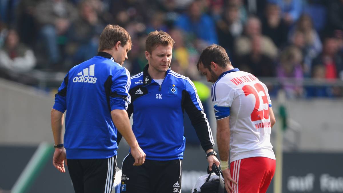 Die neue Saison beginnt gut für van der Vaart. Der Niederländer präsentiert sich topfit und wird von Trainer Mirko Slomka mit der Kapitänsbinde belohnt. Doch der Trainer muss bereits nach dem 3. Spieltag gehen. Auch bei van der Vaart läuft es nicht rund - entweder plagen ihn Verletzungsprobleme oder er kann auf dem Platz sein Potenzial nicht abrufen