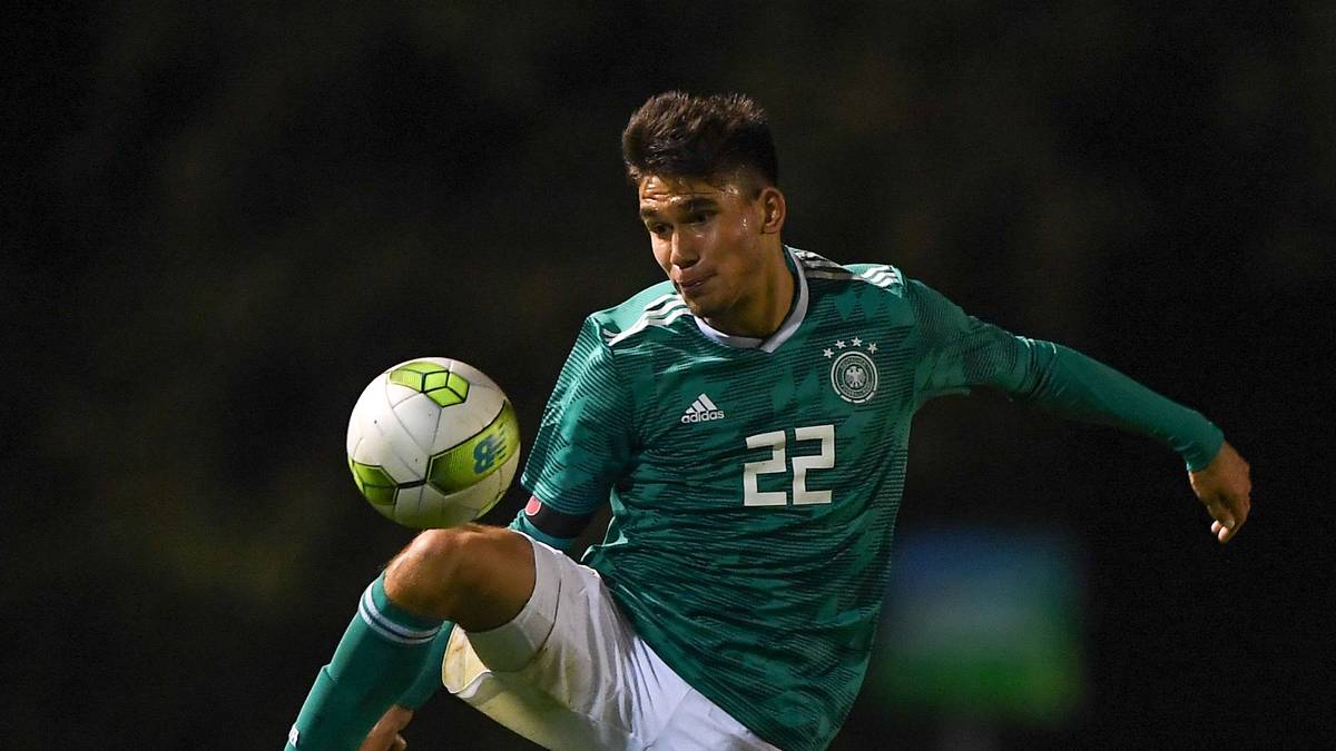 MEHMET-CAN AYDIN (FC SCHALKE 04) - OFFENSIVES MITTELFELD: Der einzige EM-Fahrer aus der bekannten Knappenschmiede kam schon mit zwölf Jahren zu Schalke. Das Ausnahmetalent kann offensiv oder auch auf der rechten Seite alles spielen und bewundert Leroy Sané