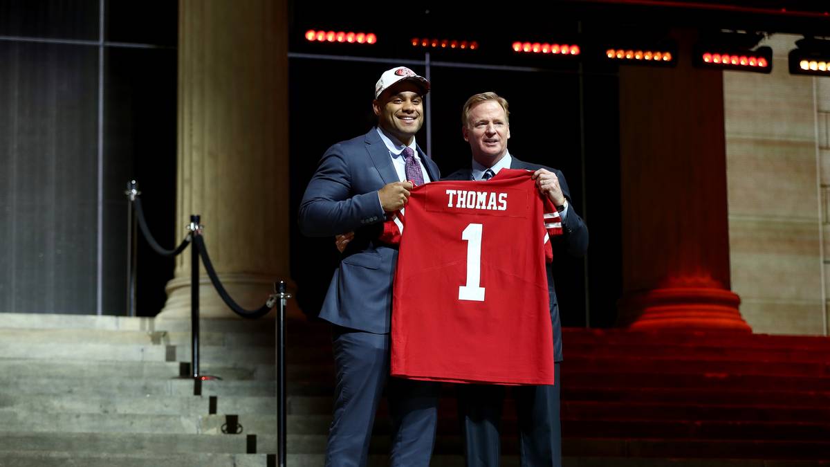 3. SAN FRANCISCO 49ERS (Trade mit Bears) - SOLOMON THOMAS (Defensive End, Stanford): Das Kraftpaket aus Stanford hat die Anlagen, ein dominanter Lineman zu werden. Thomas ist gegen Lauf solide, kann aber auch richtig Druck auf den Quarterback machen. Vom Talent, Einstellung und Potenzial her ein sicherer Pick