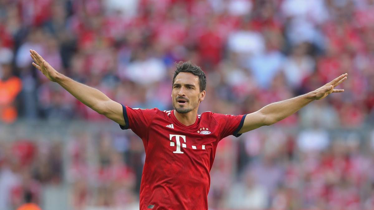 ABWEHR ZENTRAL - Mats Hummels vs. Carlos Salcedo: Der Weltmeister zeigte in dieser Saison immer mal wieder kleinere Wackler, war aber insgesamt - abgesehen vom letzten Spiel gegen Stuttgart - der erwartete Rückhalt der FCB-Hintermannschaft