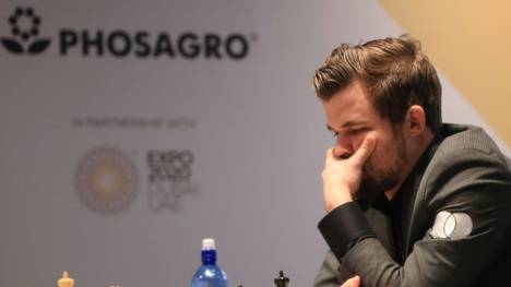 Weltmeister Carlsen startet mit Remis in die Schach-WM
