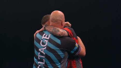 Was für ein hervorragendes letztes Achtelfinal-Match zwischen Rob Cross und Nathan Aspinall. Die Zuschauer lieben es. 