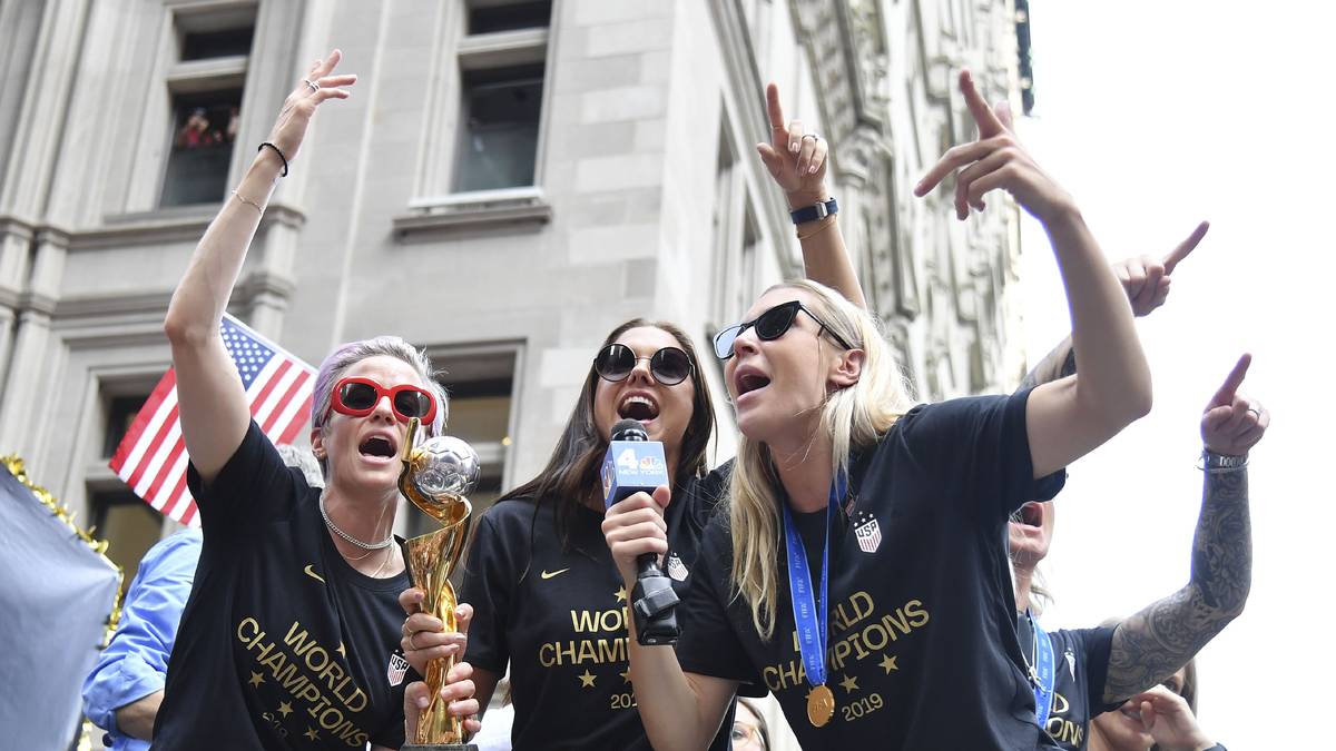 Mittelfeldspielerin Allie Long schwebte nach dem WM-Titel im siebten Himmel, feierte mit ihrem US-Team während einer gigantischen Parade in New York City den WM-Triumph gegen die Niederlande