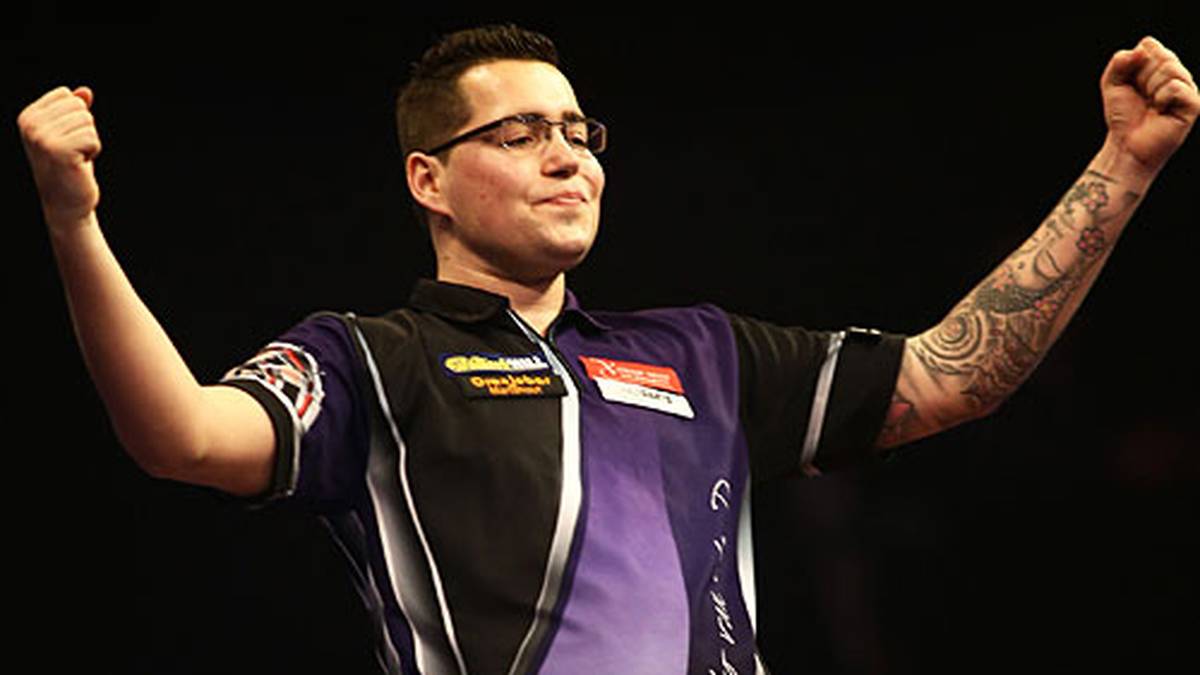 Und gleiches gelingt ihm gegen "Chizzy". Trotz Satzrückstand setzt sich van de Pas mit 4:2 durch - und kann es erstmal selbst kaum glauben