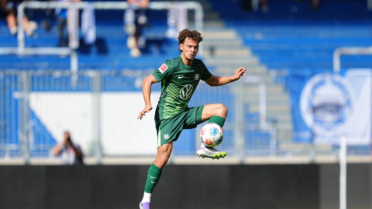 Aaron Zehnter (20, VfL Wolfsburg): Zehnter war in der vergangenen Saison beim SC Paderborn einer der besten Schienenspieler in der 2. Liga. Folgerichtig wollte er ins Oberhaus und Wolfsburg schlug zu. Jedoch tat sich der 20-Jährige in der Vorbereitung noch etwas schwer. In Runde eins des DFB-Pokals kam er nicht zum Einsatz.